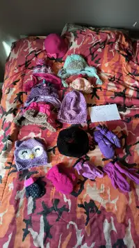 USED D011 Girls Winter hats mitts, Size 2, 3, 4, 5,