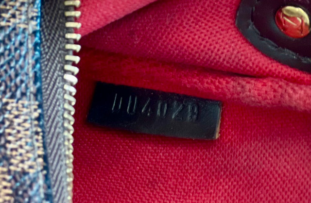 Louis Vuitton Eva Damier Purse $1350 in Women's - Bags & Wallets in Mississauga / Peel Region - Image 3