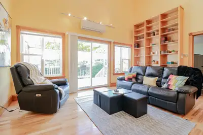 Unique Home for Rent in One of Charlottetown’s Best Locations – Lewis Point Park Located in the high...