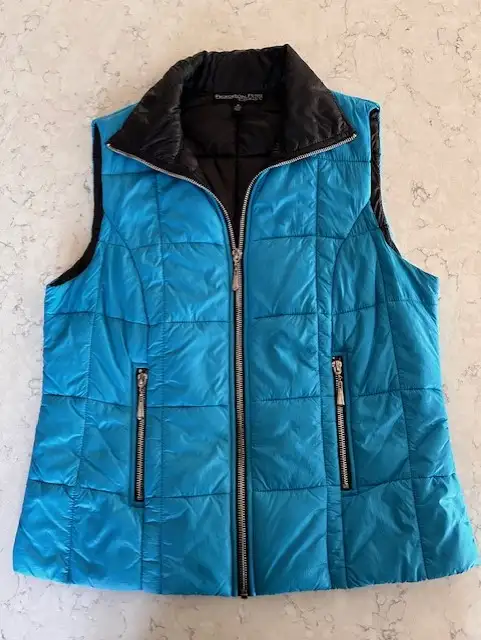 WOMEN'S SLEEVELESS JACKET63735878339841120