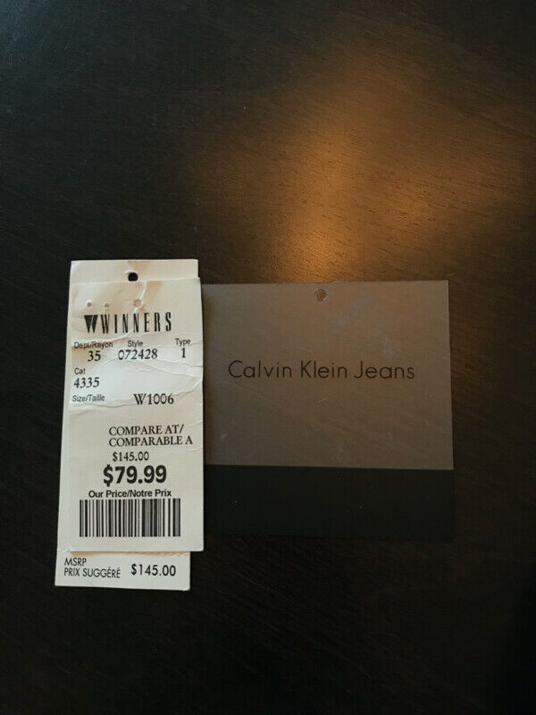Veste en duvet pour femme Calvin Klein dans Femmes - Hauts et vêtements d'extérieur  à Saint-Hyacinthe - Image 4