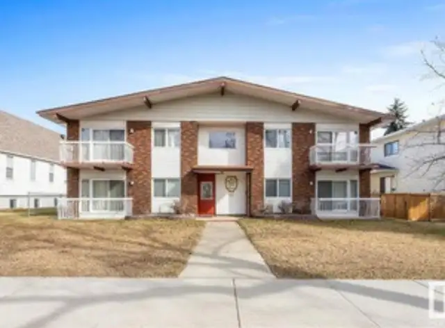 SPACIOUS,COZY and  LARGE 3 BDRM IN THE HEART OF BONNIE DOON