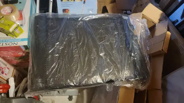 DeLonghi Mica Panel Space Heater, 1500W Quiet Electric  in General Electronics in Oshawa / Durham Region - Image 5