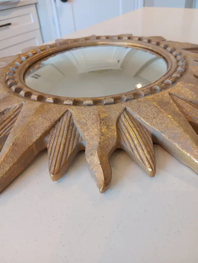 Vintage Style Sunburst Convex Gold Gilt Mirror in Home Décor & Accents in Calgary - Image 5