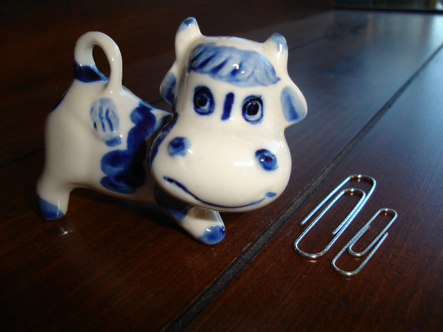 Elesva Holland Delft Blue Hand-Painted Smiling Happy Cow in Arts & Collectibles in Oshawa / Durham Region
