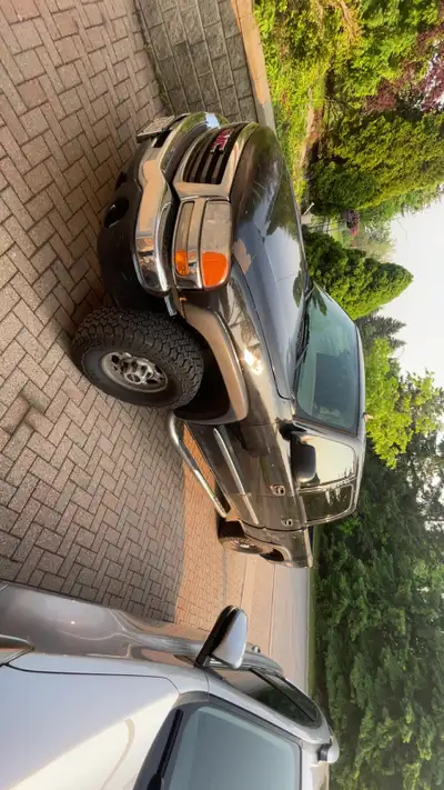 2006 gmc sierra 1500HD on a 2500HD frame fully loaded slt Repairs I got professionally done on my tr...