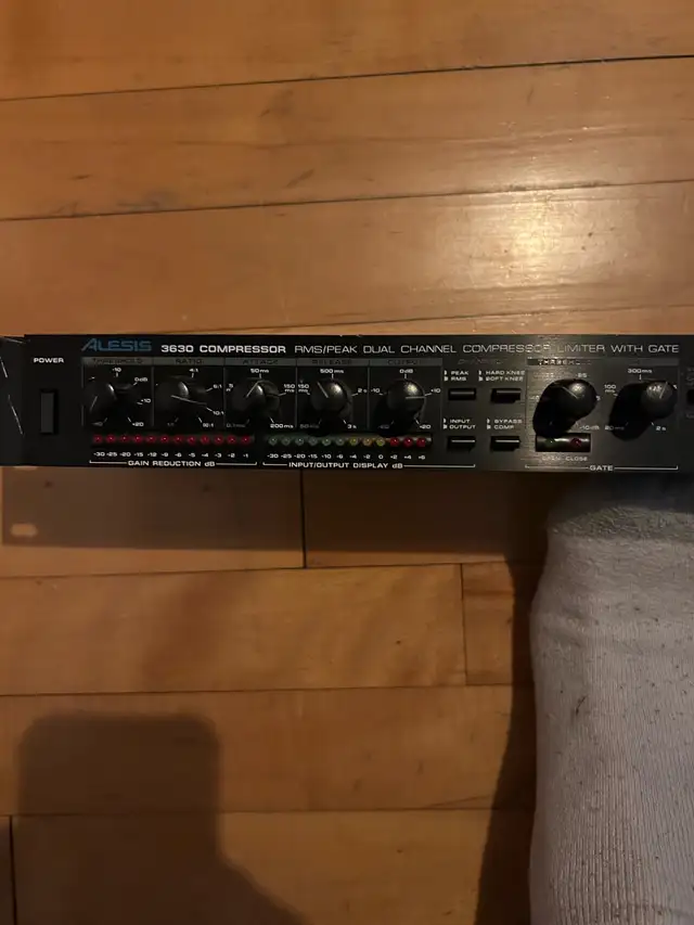 Alesis 3630 compressor in Pro Audio & Recording Equipment in Dartmouth - Image 3