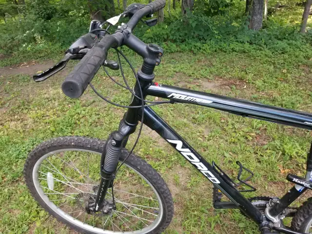 Vélo noir  pour homme in Cruiser, Commuter & Hybrid in Laval / North Shore - Image 7