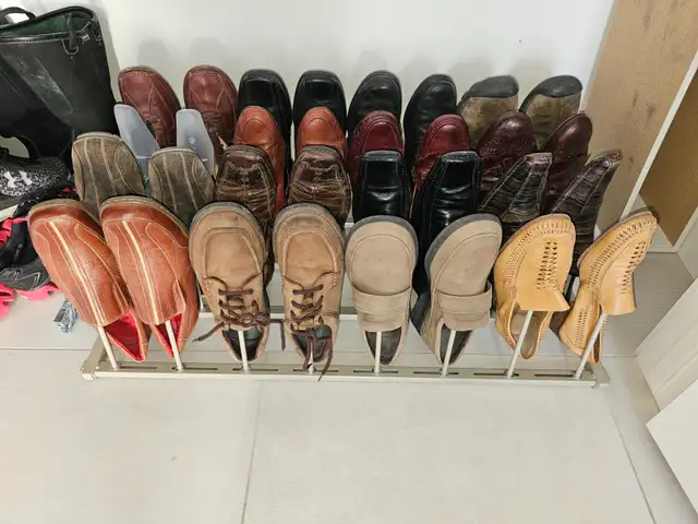 SHOE RACK WITH SHOE TREES  &  SLIDE OUTS -  ORGANISE  16 PAIRS in Women's - Shoes in Calgary - Image 2