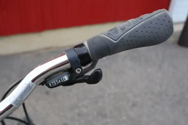 Vélo de montagne Infiniti Quantum de 26 pouces avec suspension in Mountain in Laval / North Shore - Image 8