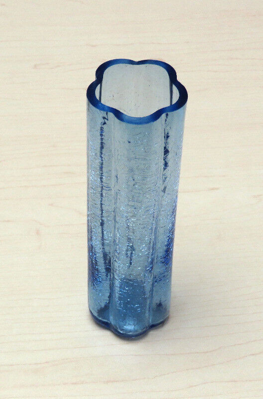 Vase décoratif ou à fleurs, en verre craquelé bleu océan dans Décoration intérieure et accessoires  à Ville de Québec