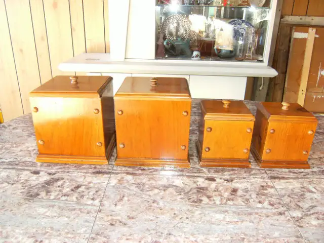 Boites de ménage (4) in Kitchen & Dining Wares in Edmundston - Image 2