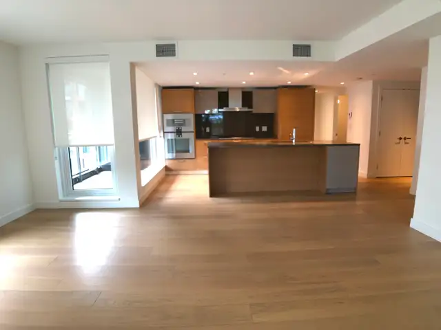 Luxury 2-Bed Apartment Unit for Rent! South Granville