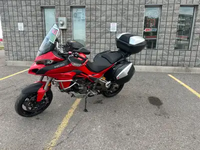 In excellent condition. Listing for my father-in-law any questions I can’t answer I will find out an...