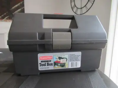 Large Rubbermaid Roughneck Tool Box. #7713 EXCELLENT CONDITION, View more