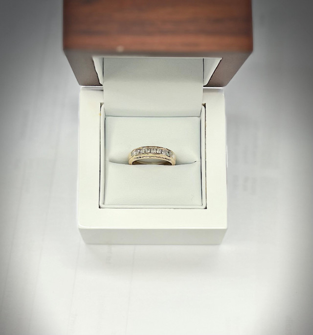 NEW Womens Gold Diamond Band Ring in Jewellery & Watches in Hamilton - Image 3
