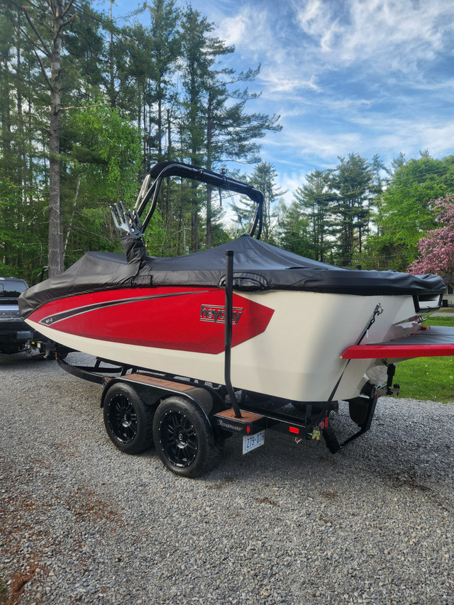 2021 heyday wake boat in Powerboats & Motorboats in Barrie