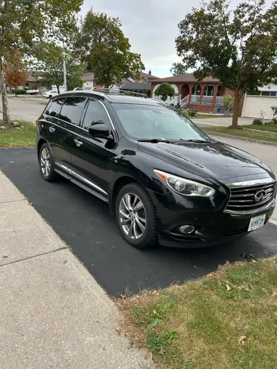 This pre-owned Infiniti QX60 is a reliable and spacious luxury SUV, perfect for families looking for...