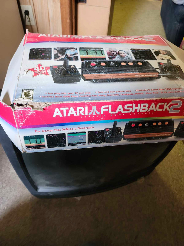 Atari flashback 2 in Older Generation in Saskatoon