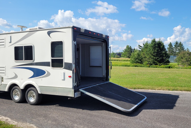 2013 FUN FINDER XT200 Toy Hauler in Cargo & Utility Trailers in Ottawa