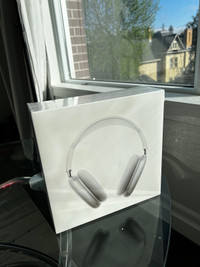 AirPods Max Brand New *SEALED* receipt available