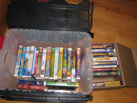 Lot de films pour enfants en vidéocassettes et dvd