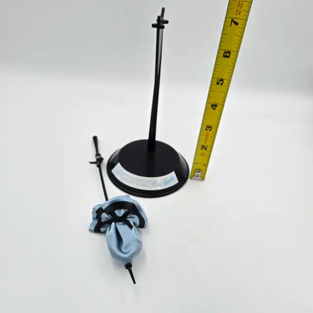 Promenade In The Park Barbie Stand Parasol Black Blue 1997 18630 in Arts & Collectibles in Strathcona County - Image 3