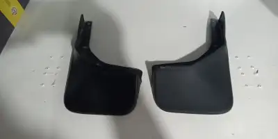 I HAVE 2 SPLASH GUARDS FOR A 2013 TO 2019 FORD ESCAPE . THE RIGHT SIDE IS BRAND NEW NEVER BEEN INSTA...
