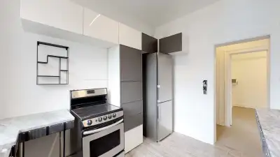 Renting a private room and bathroom in 351 Friel apartment