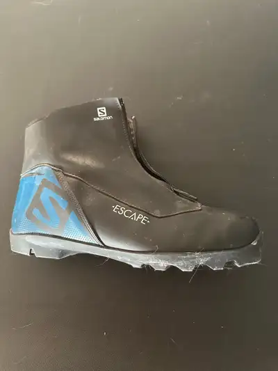 Salomon Men’s 9 XCountry Ski Boot, View more