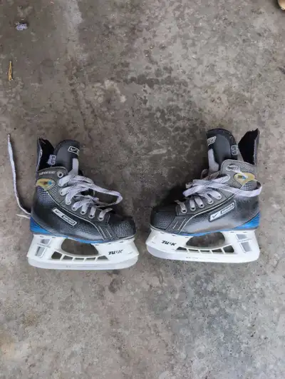 Bauer Supreme Kids Hockey Skates Size 1D, View more