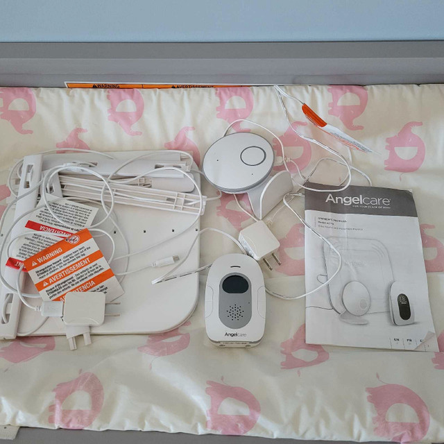 White Crib with baby monitor and night light soother in Cribs in Oshawa / Durham Region - Image 4