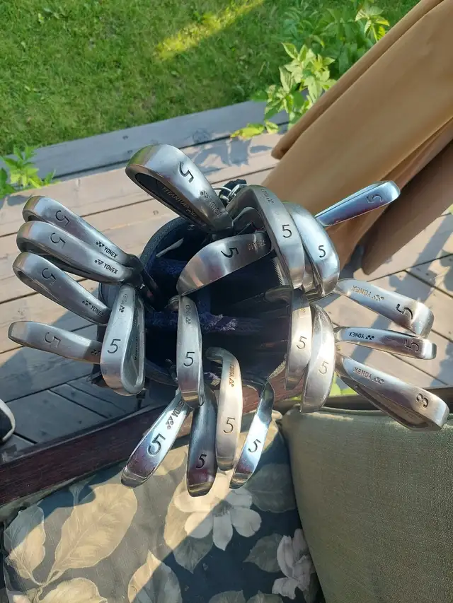 Brand new Yonex ironsPlastic on grips/never usedGraphite $15each in Toys & Games in Calgary - Image 2