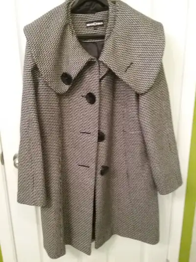Trois superbes manteaux d'hiver 70% de laine. Femme xl et 16 ans, View more