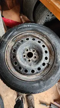 4 Rims avec pneu d'hiver finis 185/65/R15