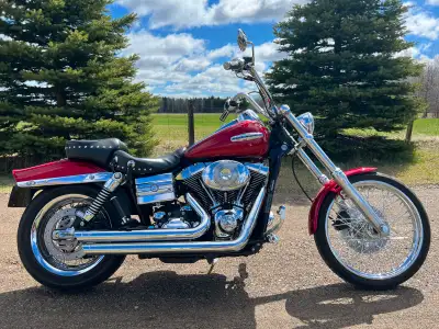 2006 Harley Davidson Wideglide FXDWGI Fuel injected twin cam 88 cu.in. 6 speed transmission Hydrauli...