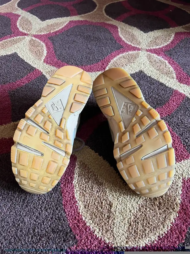 Nike Air Huarache Run Desert Camo Women’s Shoes in Women's - Shoes in Oshawa / Durham Region - Image 11