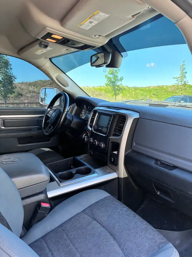 2014 Dodge Ram 1500 SLT 5.7L Hemi - 160KM525321610692536324