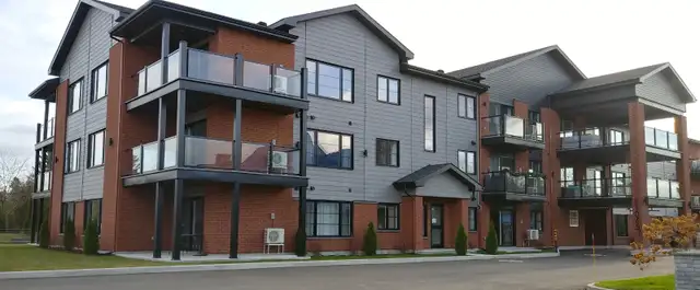 4 1/2 style condo à louer St-Charles-Borromée