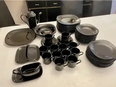 MIKASA BLACK CHINA DISH SET. SERVES 12 PEOPLE. 12 DINNER PLATES, 12 PASTA/SOUP BOWLS, 12 SIDE SALAD...