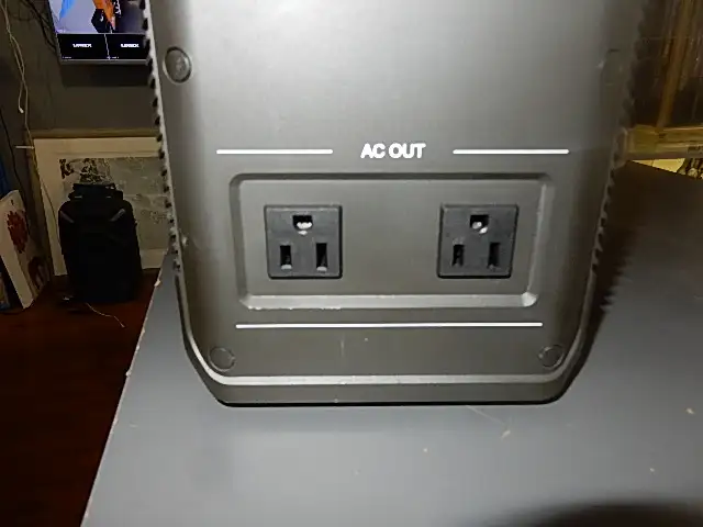 MERAX SKA1500T 1500W Power Station Outdoor AC/DC Power Inverter in General Electronics in Calgary - Image 5