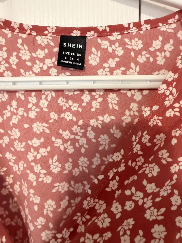 Shein Floral Dress in Women's - Dresses & Skirts in Kitchener / Waterloo - Image 3