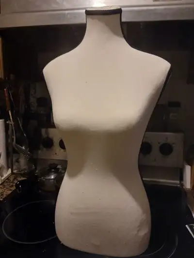 Mannequin/dressform, for seamstress and boutiques, as well as personal use, pin - able. For more det...
