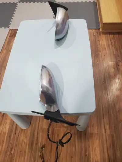 2 Miroirs dans un état neuf pour Audi S8(D3) original, peut aller sur A8(D3). Selling 2 mint conditi...
