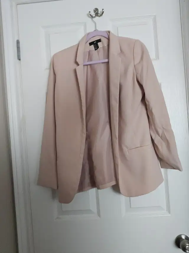 Womens blazers in Women's - Tops & Outerwear in Edmonton - Image 4