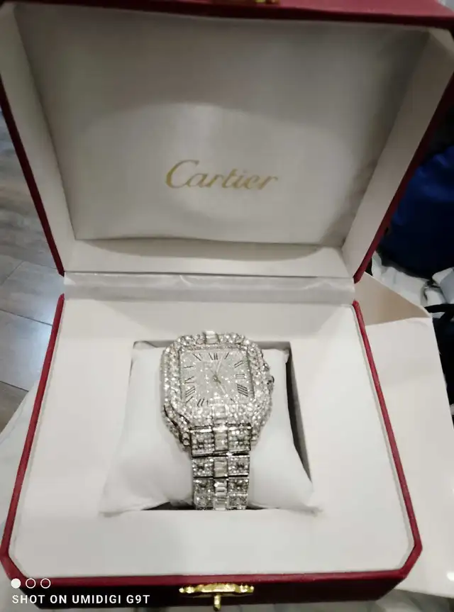 Cartier Santos iced out in Jewellery & Watches in City of Montréal - Image 3