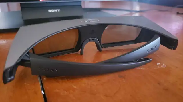 Sony 3D Gaming Monitor with WORKING glasses (3D TV) in TVs in Ottawa - Image 9