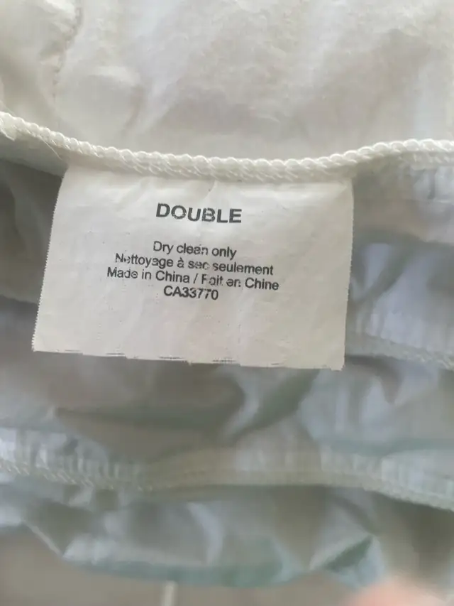 DOWN DUVET COVE - Linen Chest (double) with cover/2 pillow cases in Bedding in City of Toronto - Image 11