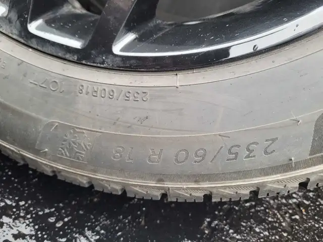 Michelin X-Ice snow tires 235/60R18 in Tires & Rims in Oshawa / Durham Region - Image 3
