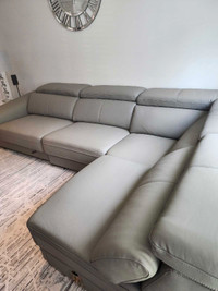 LEATHER couch Sectional - Grey (Extendable) **like NEW**